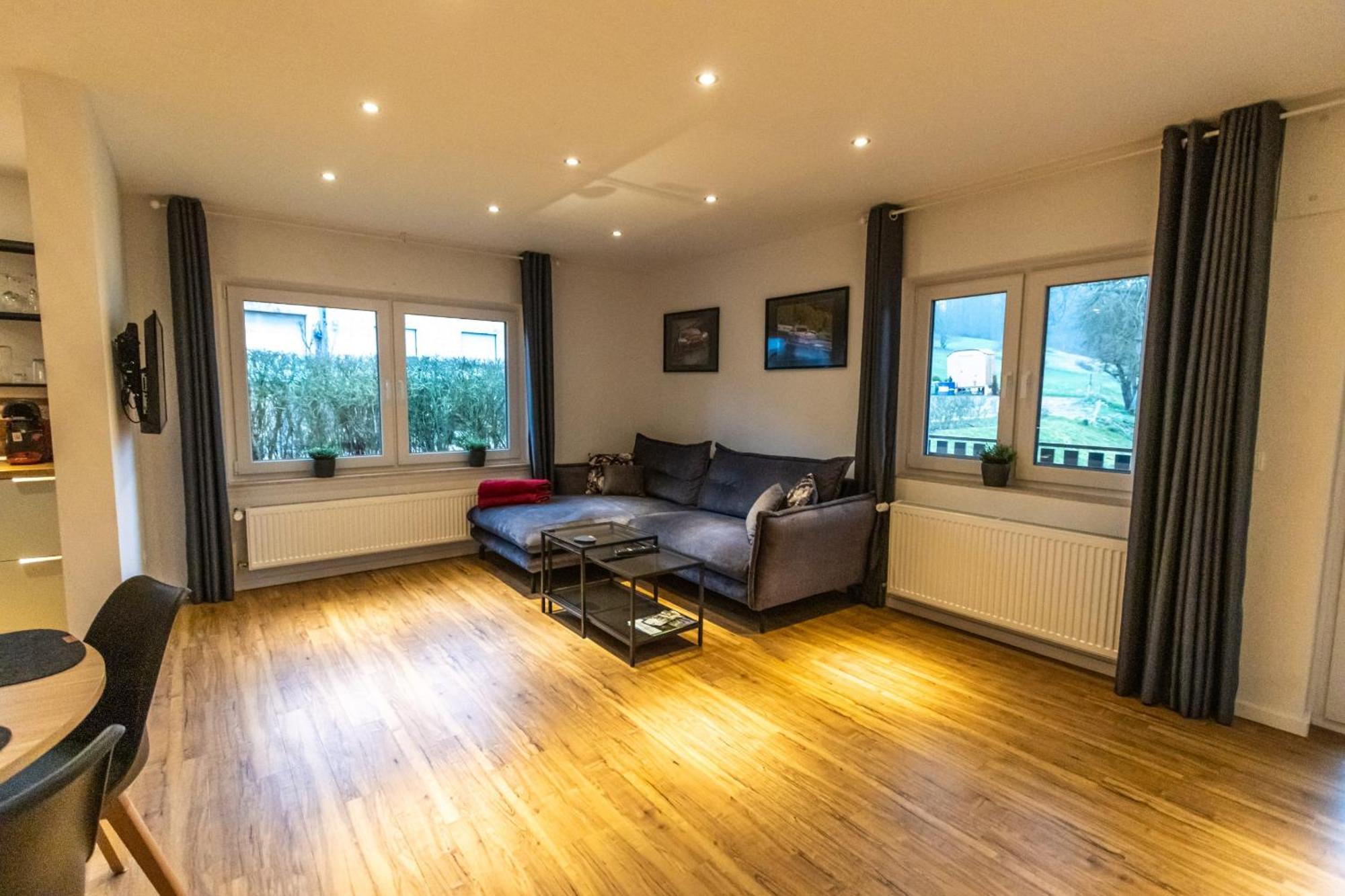 Suedschleife Appartements - Wlan - Direkt Am Ring Reimerath Bagian luar foto