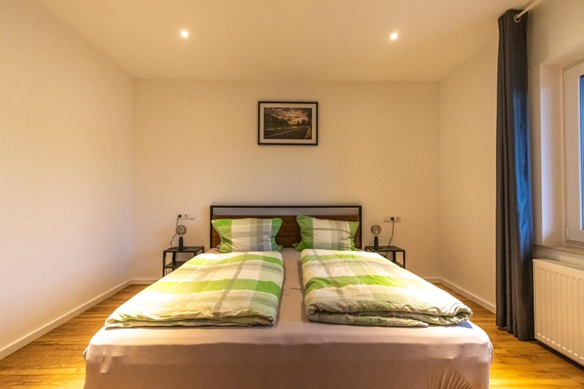 Suedschleife Appartements - Wlan - Direkt Am Ring Reimerath Bagian luar foto