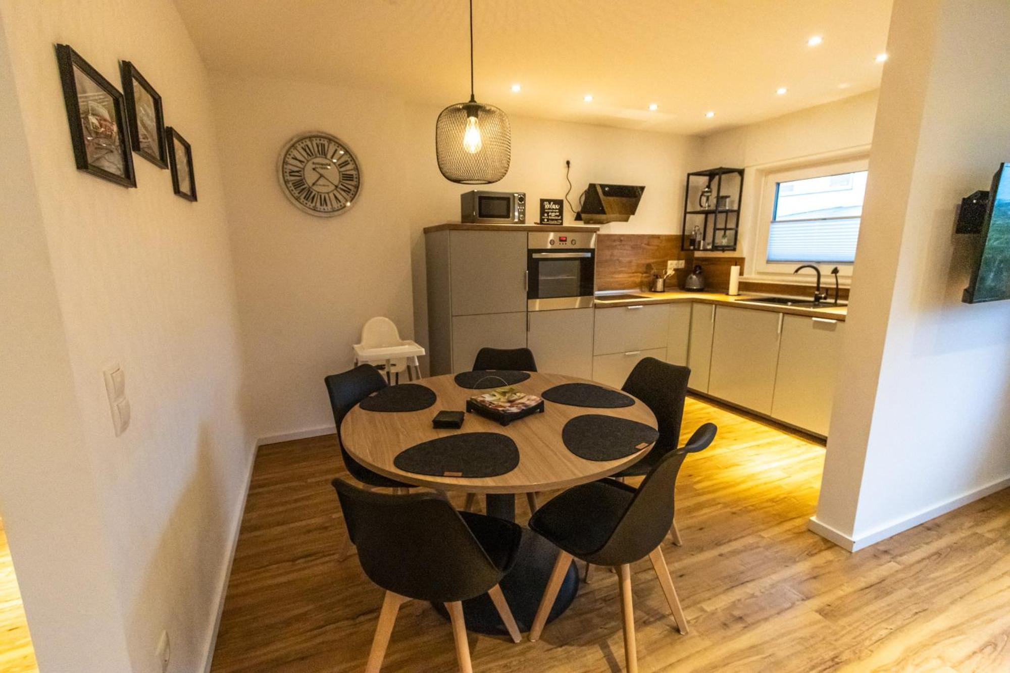Suedschleife Appartements - Wlan - Direkt Am Ring Reimerath Bagian luar foto